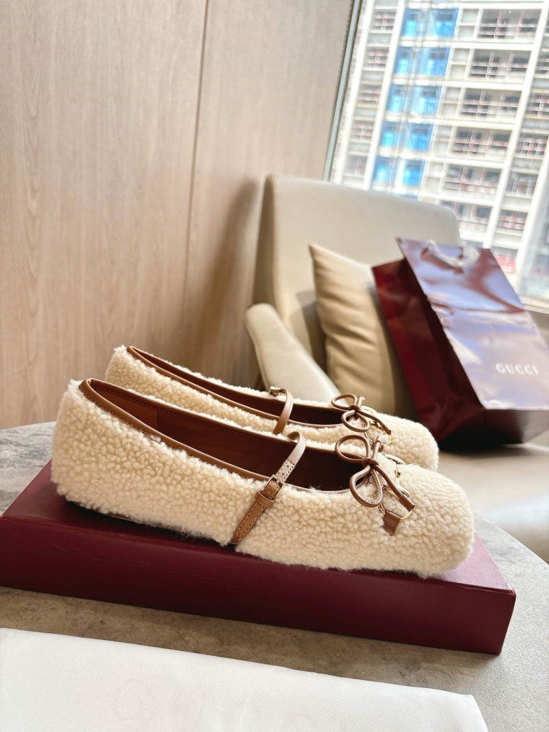 Gvc*1 flat shoes